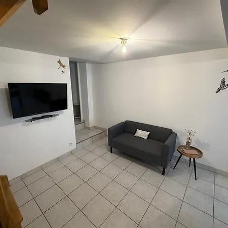 דירה Maison